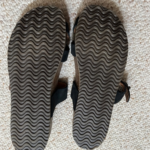 Eastland Tiigo - Picture 4 of 4